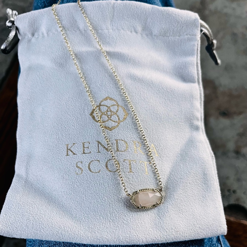 Kendra Scott Gold Elisa Pendant Necklace in Rose Quartz